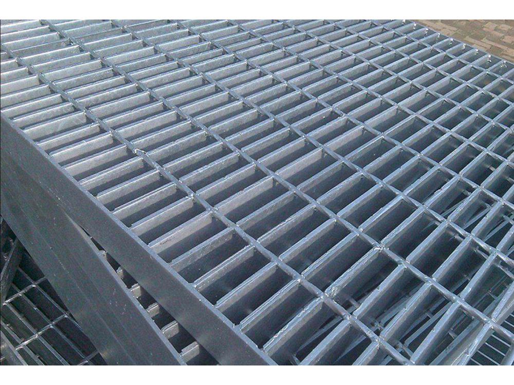 Precision Steel Walkway Grating Tailored to Your Needs