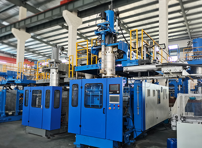 Working principle of fully automatic extrusion blow molding machine
